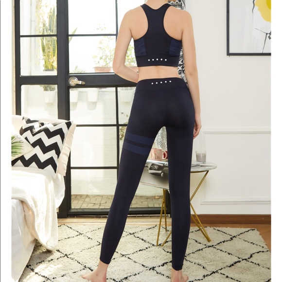 Black Sport Workout Set Yoga Running Set - Picture 6 of 8